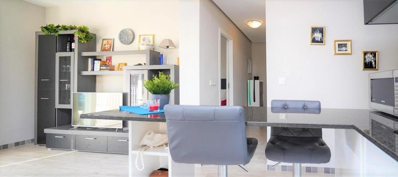 Three Bedroom Top Apartment By The Beach 圣波拉 外观 照片