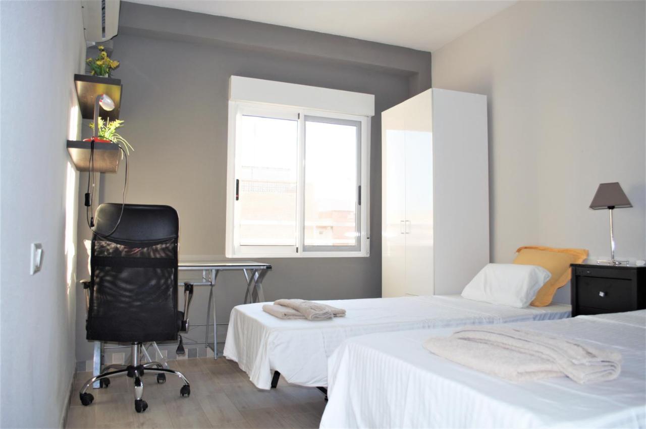 Three Bedroom Top Apartment By The Beach 圣波拉 外观 照片
